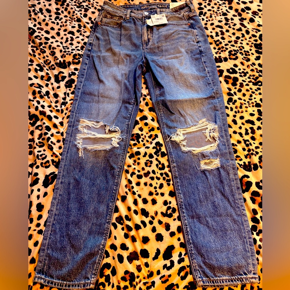 American eagle size 6 mom jeans strigid